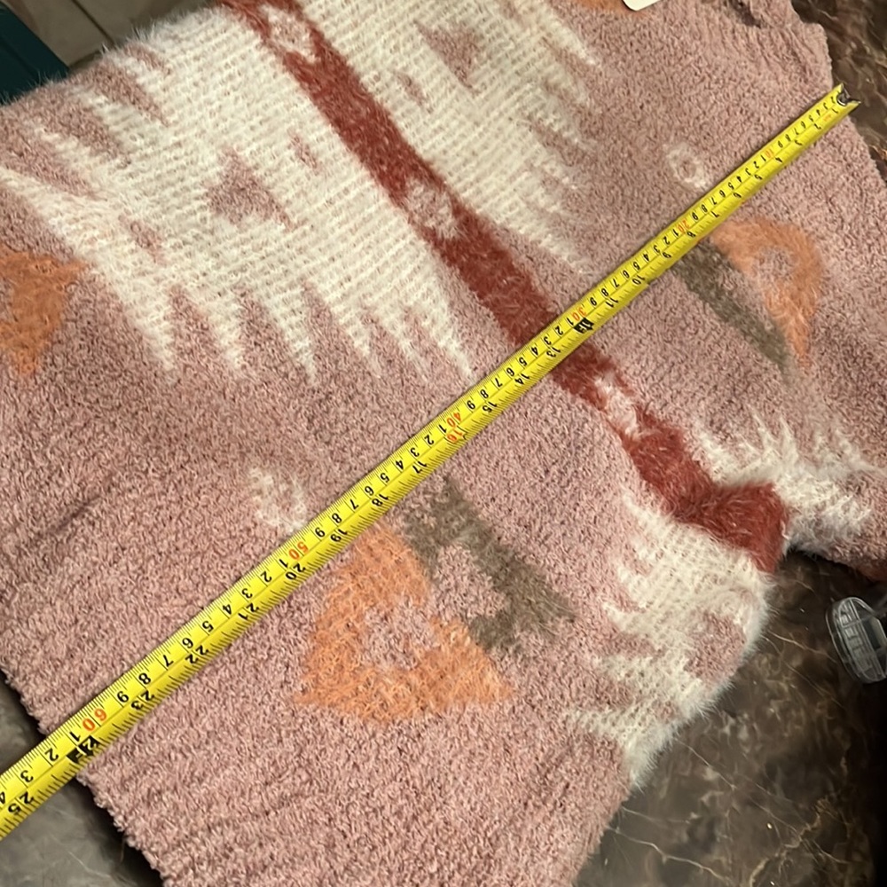 Aztec Sweater - Picture 9 of 9